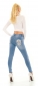 Preview: Slim Fit Jeans im Destroyed Look mit buntem Stickerei-Skull in light blue