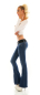 Preview: Middle Waist Bootcut-Jeans in super heller Waschung inkl. Gürtel - blue washed