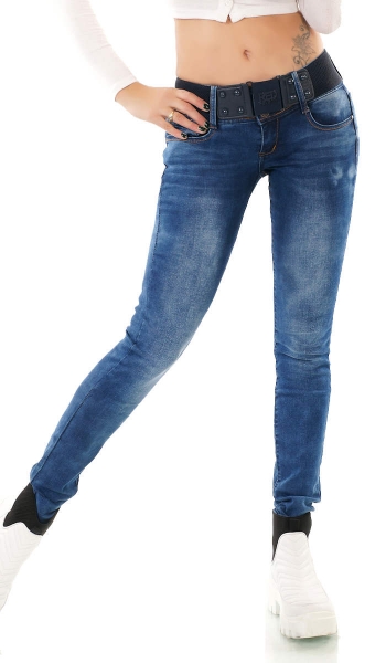Slim Fit Röhren-Jeans mit Vintage-Effekten und breitem Kontrast-Gürtel in blue washed