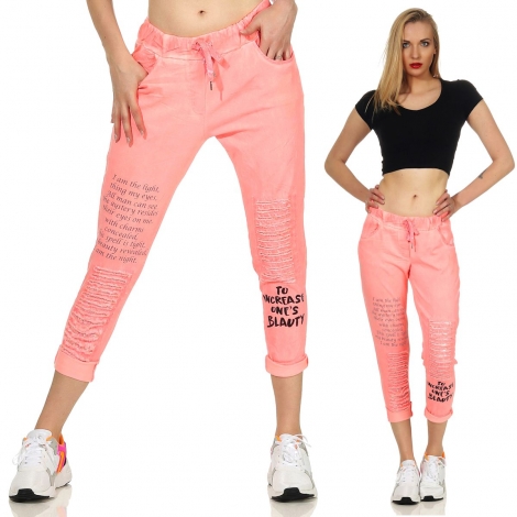 Freizeithose mit Pailletten unterlegten Rissen und Schrift-Prints - pink