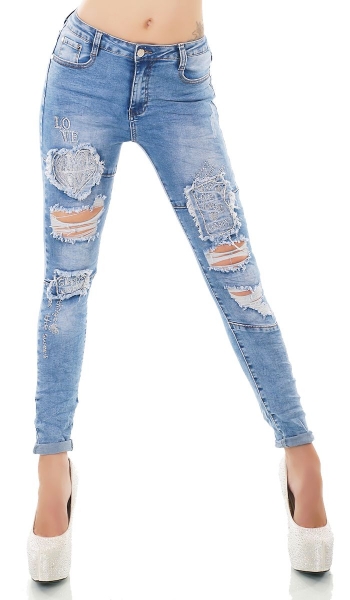 Sexy Vintage-Jeans mit Schmuck-Patches in ice blue