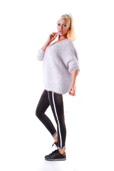 Kuscheliger Grobstricklpullover mit dezentem Glamour-Effekt in stone