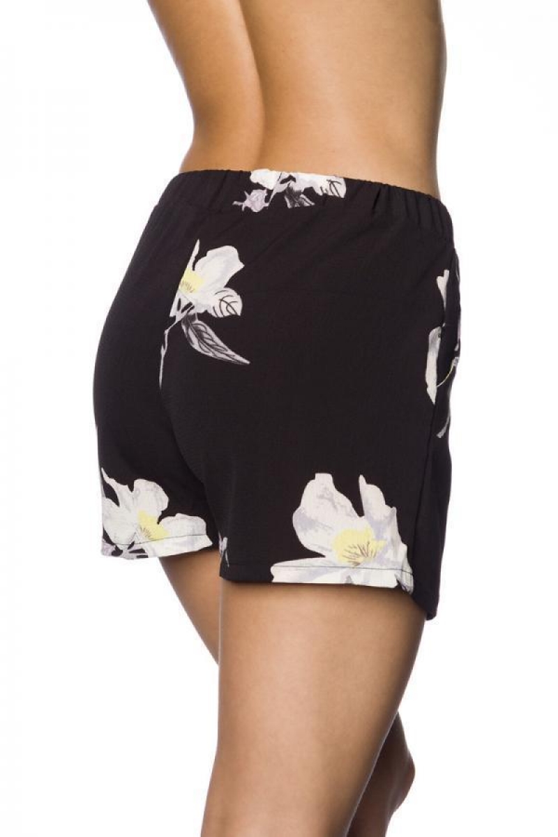 Moderne Shorts mit Blumen-Muster in schwarz