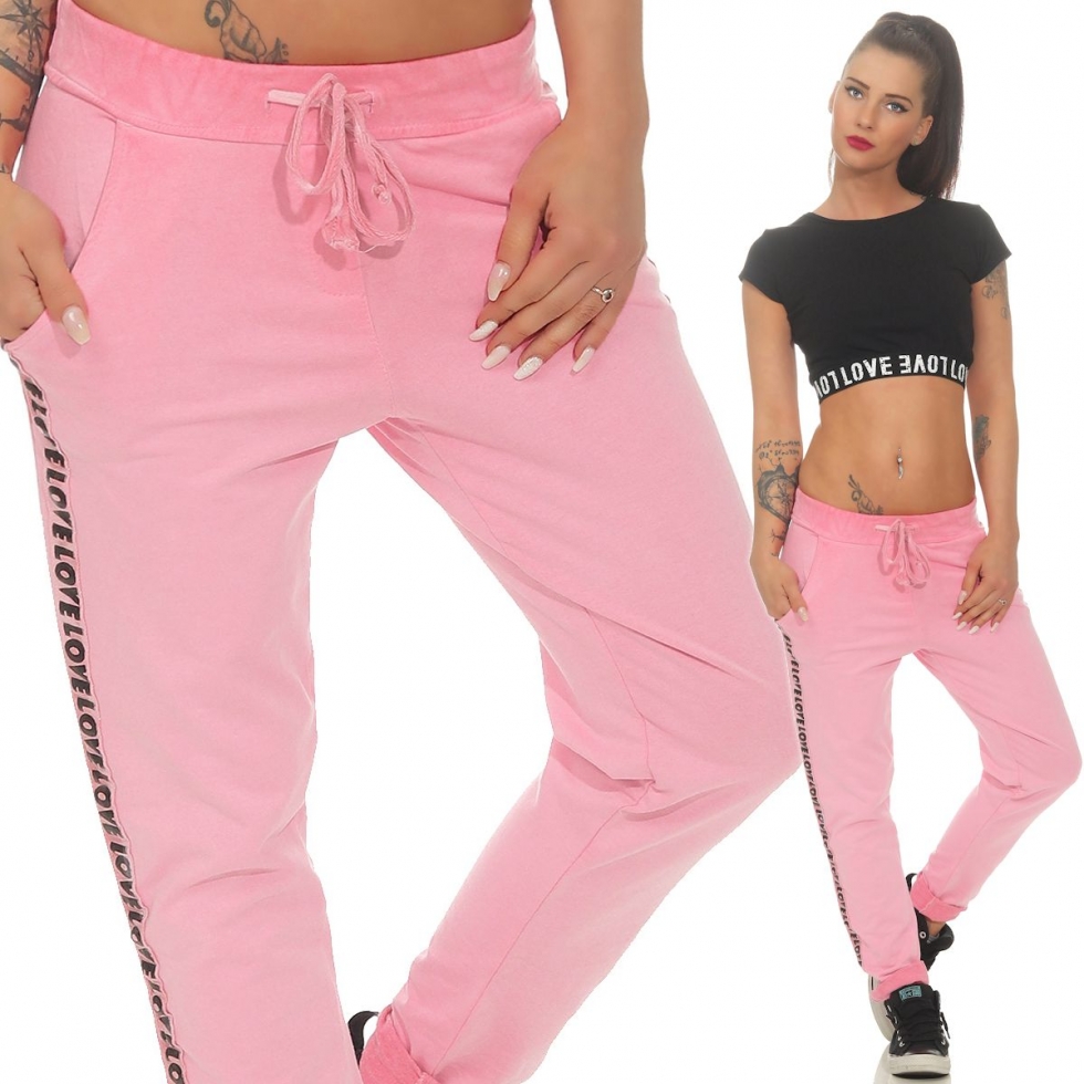 Legere Baumwoll Feizeithose mit Schriftzug-Patch in rosa