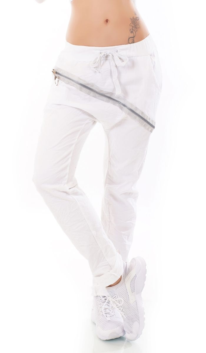 Freche Baggy-Hose mit XXL-Diagonal-Zipper in weiß