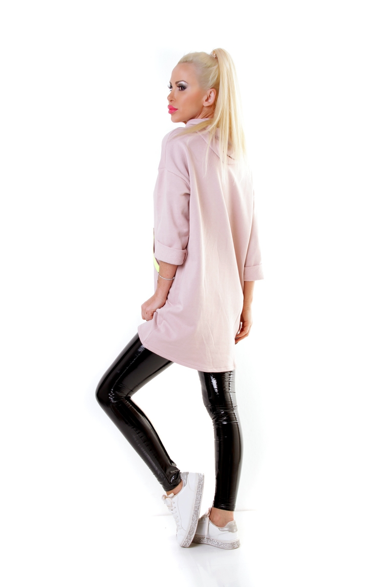 Moderner Longpullover mit Kapuze und Taschen - rosa