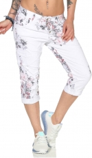 Capri-Jeans mit Knopfleiste und Blüten-Prints in weiß multicolor