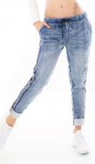 Modische Jeans mit glamouröser Zierbordüre in blue washed